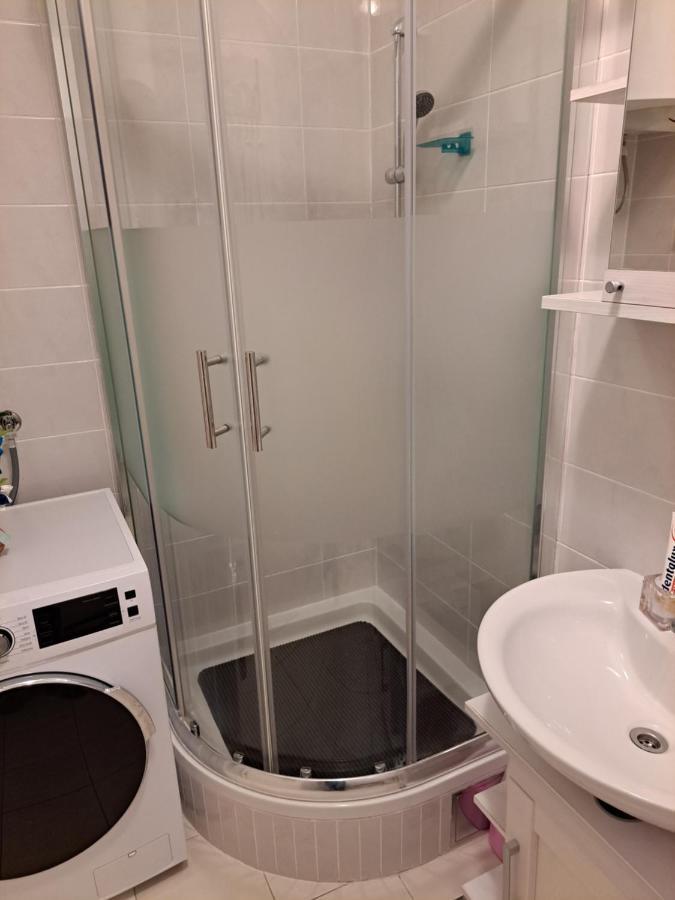 Appartement Mariposa, With Balcony, Private Parking In The Garage, Near The Biggest Shopping Center Mall Of *