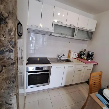 Mariposa, Apartment With Balcony, Private Parking In The Garage, Near The Biggest Shopping Center Mall Of Split Exterior photo