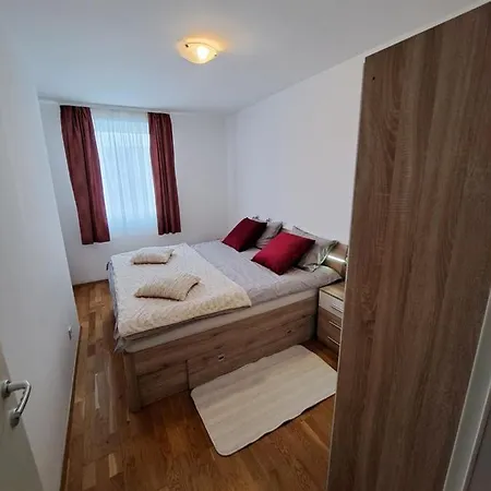 Mariposa, Apartment With Balcony, Private Parking In The Garage, Near The Biggest Shopping Center Mall Of Split Exterior photo
