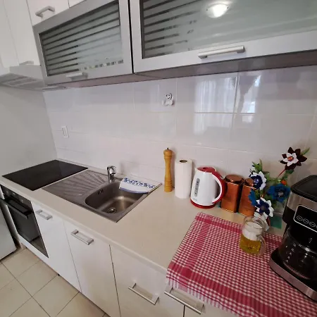 Mariposa, Apartment With Balcony, Private Parking In The Garage, Near The Biggest Shopping Center Mall Of Split Exterior photo