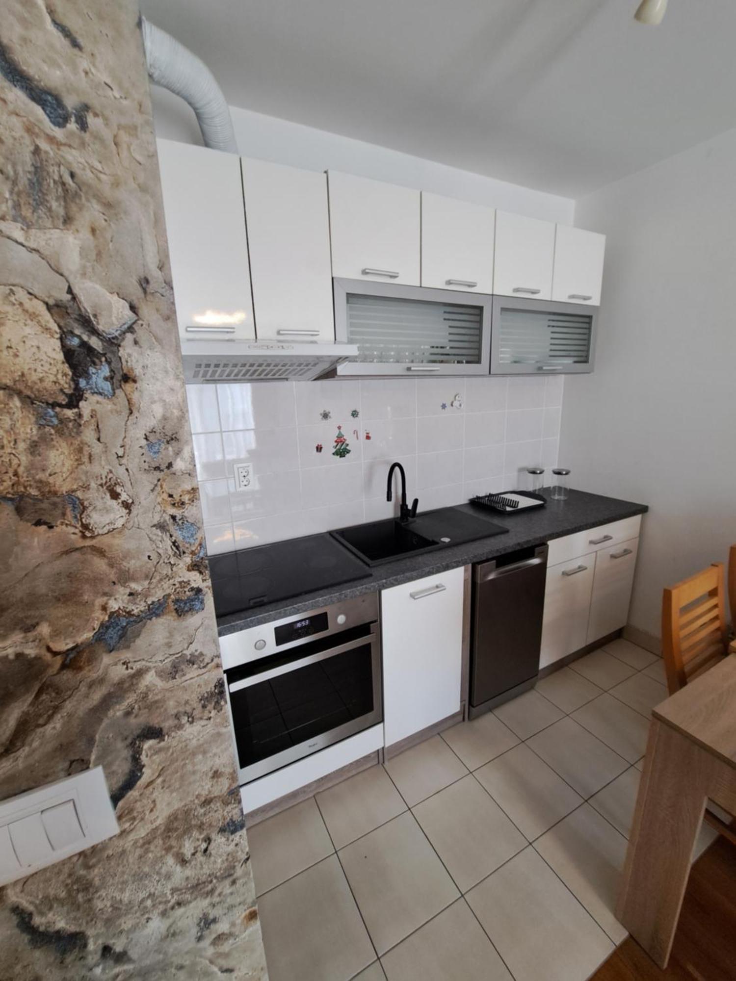 Mariposa, With Balcony, Private Parking In The Garage, Near The Biggest Shopping Center Mall Of * Split